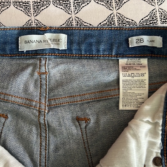 Banana Republic Flare Bennet Light Wash high rise Jeans - Picture 5 of 7